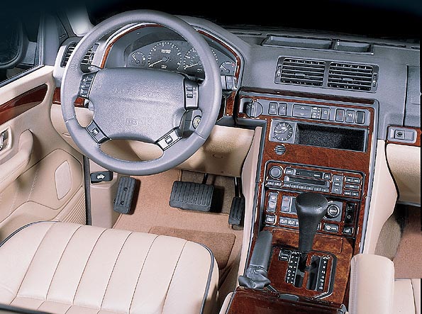 L Rover Range Rover Wood Dash Kit by B&I