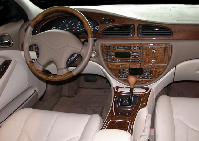 Mitsubishi Montero Wood Dash Kit by B&I